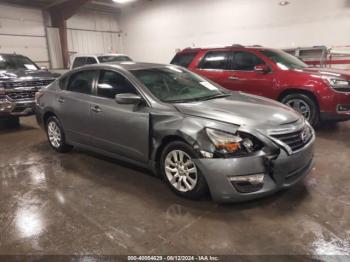  Salvage Nissan Altima