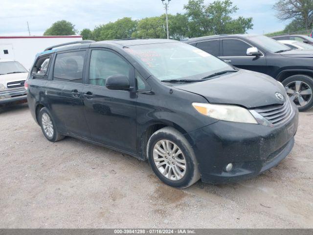  Salvage Toyota Sienna