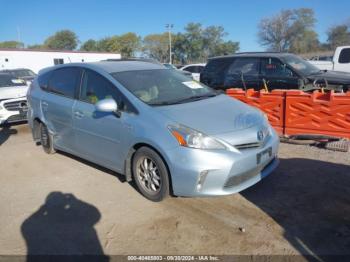  Salvage Toyota Prius v