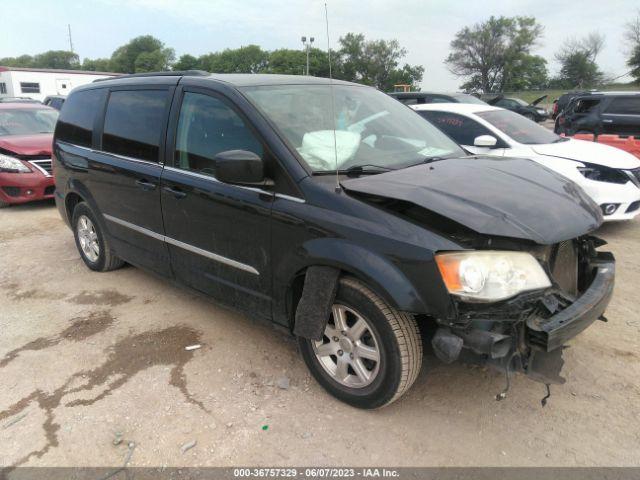  Salvage Chrysler Town & Country