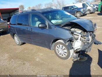  Salvage Toyota Sienna