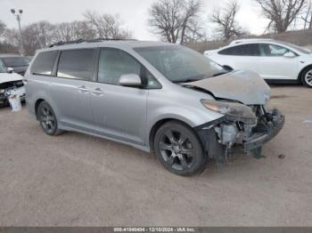  Salvage Toyota Sienna