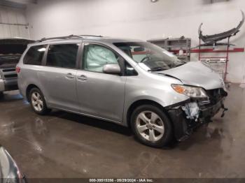  Salvage Toyota Sienna