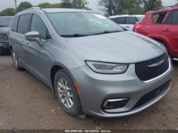  Salvage Chrysler Pacifica