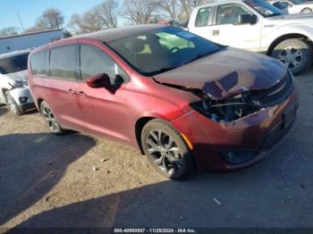  Salvage Chrysler Pacifica