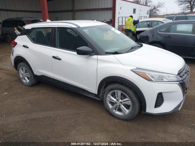  Salvage Nissan Kicks