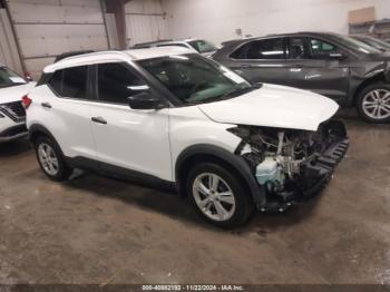  Salvage Nissan Kicks