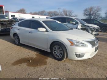  Salvage Nissan Altima