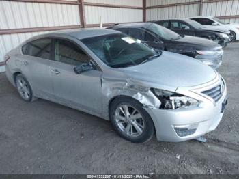  Salvage Nissan Altima