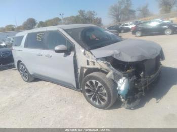  Salvage Kia Carnival