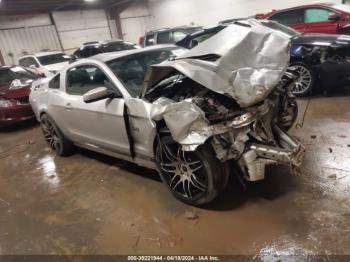  Salvage Ford Mustang