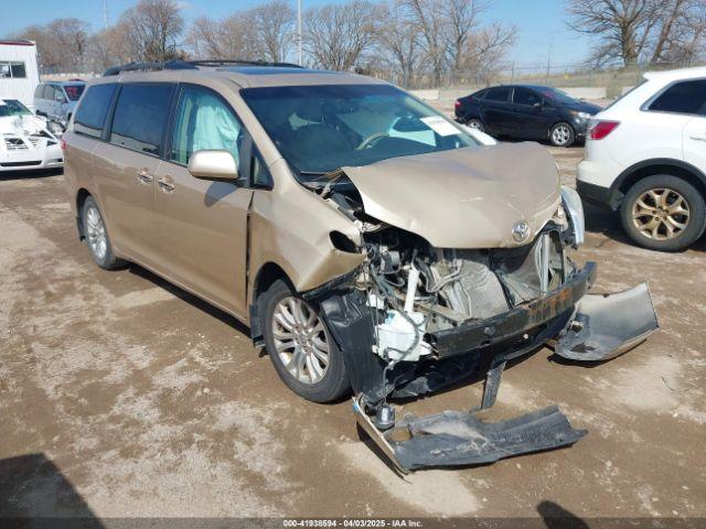  Salvage Toyota Sienna