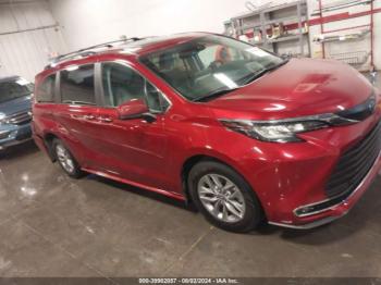  Salvage Toyota Sienna