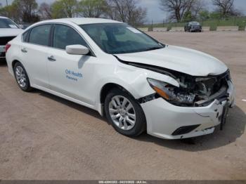 Salvage Nissan Altima
