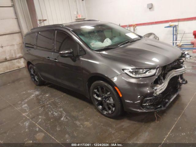  Salvage Chrysler Pacifica