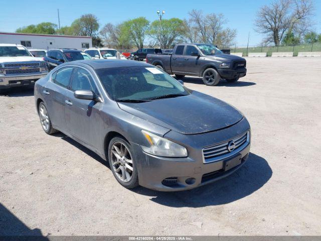  Salvage Nissan Maxima
