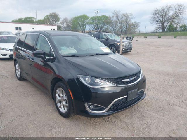 Salvage Chrysler Pacifica