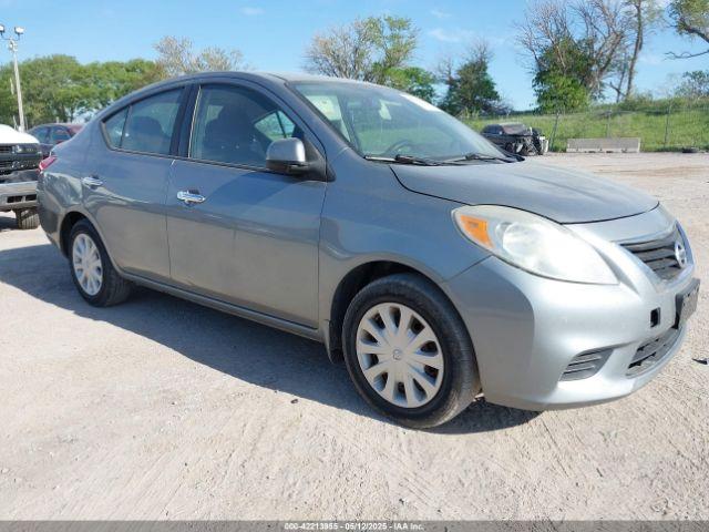  Salvage Nissan Versa
