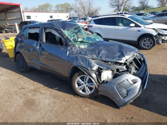  Salvage Nissan Kicks
