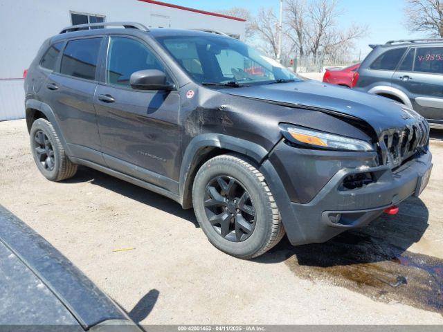  Salvage Jeep Cherokee