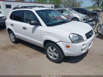  Salvage Hyundai TUCSON