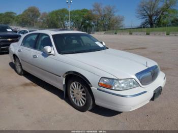  Salvage Lincoln Towncar