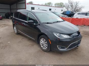  Salvage Chrysler Pacifica