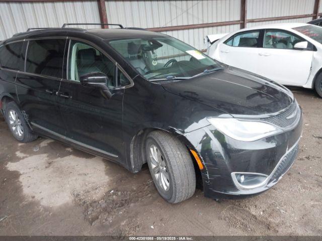  Salvage Chrysler Pacifica