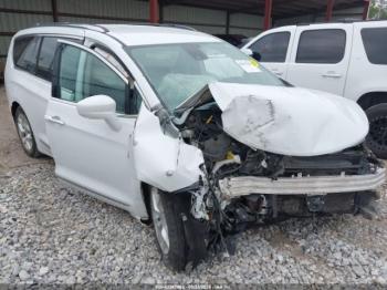  Salvage Chrysler Pacifica