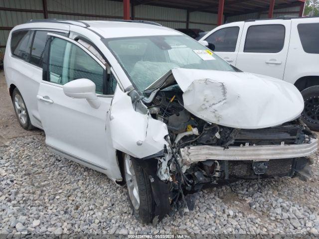  Salvage Chrysler Pacifica