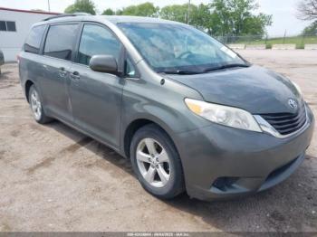  Salvage Toyota Sienna