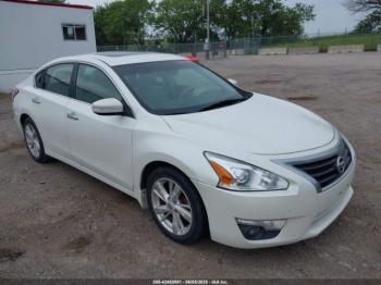  Salvage Nissan Altima