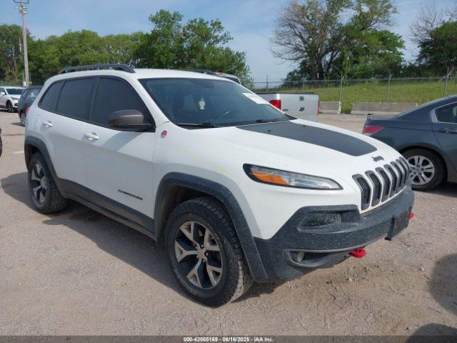  Salvage Jeep Cherokee