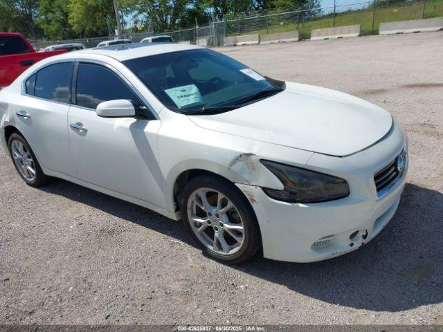  Salvage Nissan Maxima