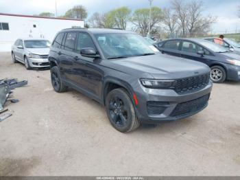  Salvage Jeep Grand Cherokee
