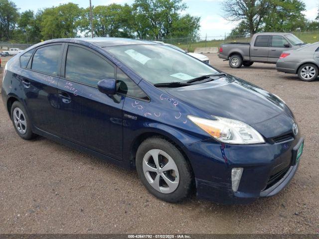  Salvage Toyota Prius