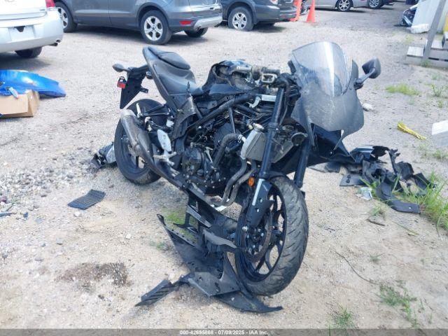  Salvage Yamaha Yzfr3