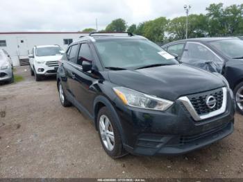  Salvage Nissan Kicks