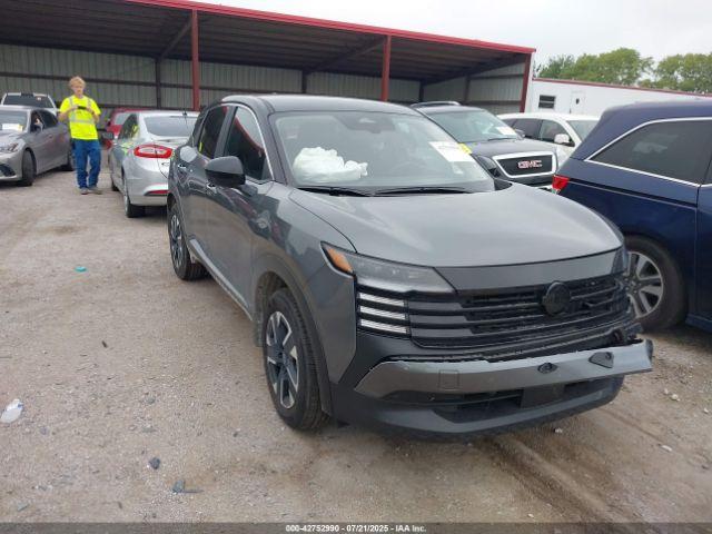  Salvage Nissan Kicks