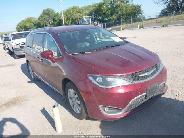  Salvage Chrysler Pacifica