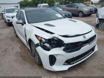  Salvage Kia Stinger