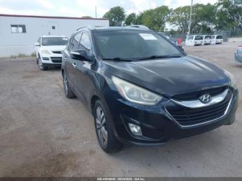  Salvage Hyundai TUCSON