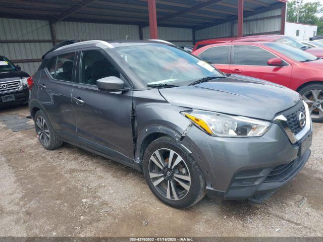  Salvage Nissan Kicks