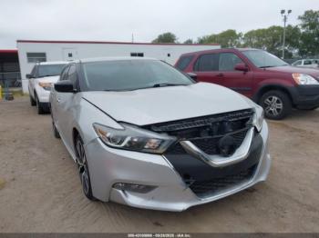  Salvage Nissan Maxima