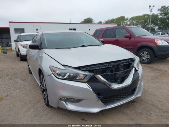  Salvage Nissan Maxima