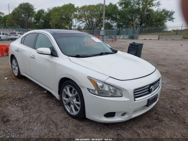  Salvage Nissan Maxima