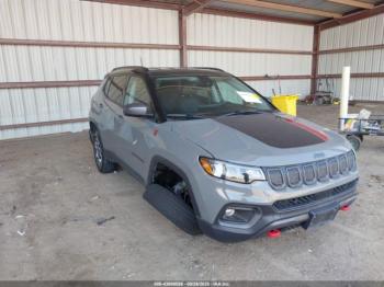 Salvage Jeep Compass