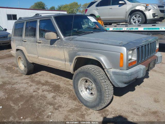  Salvage Jeep Cherokee