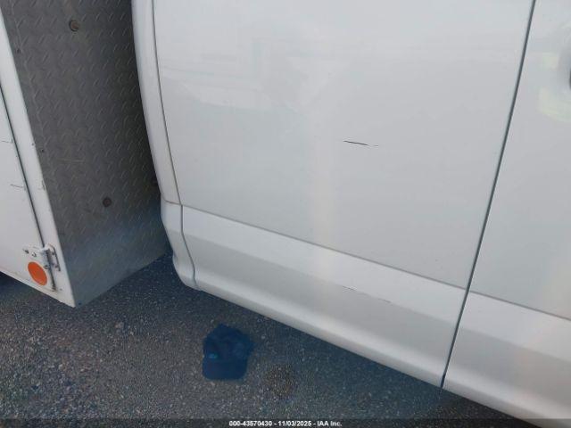 Ford F-350 Xl Image 14