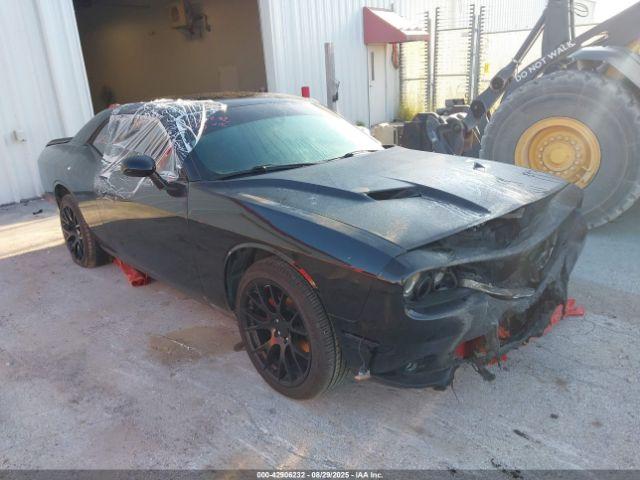  Salvage Dodge Challenger